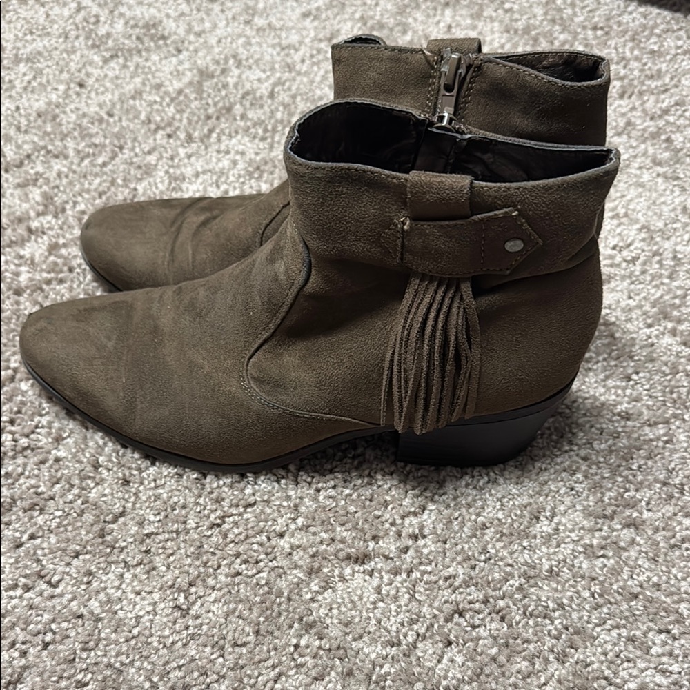 ✨Clearance✨Indigo Rd Women's Taupe Ankle Boots